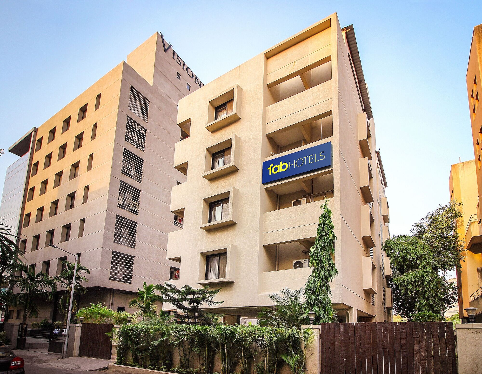 Fabhotel Home Away Homes Viman Nagar プネ エクステリア 写真